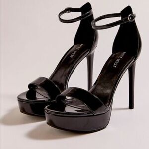 Never worn 5.5 Nine West Faux Patent Leather Heels